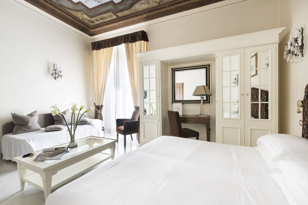 FH55 Hotel Villa Fiesole — Hotel rooms in Fiesole, Tuscany