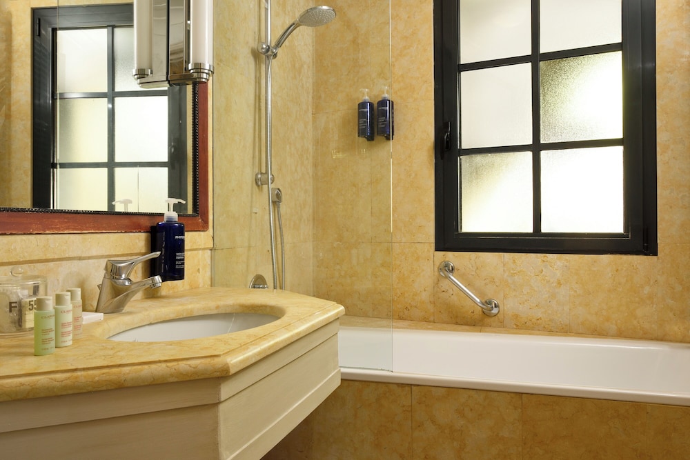 FH55 Hotel Villa Fiesole — Hotel rooms in Fiesole, Tuscany