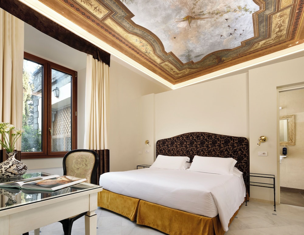 FH55 Hotel Villa Fiesole — Hotel rooms in Fiesole, Tuscany