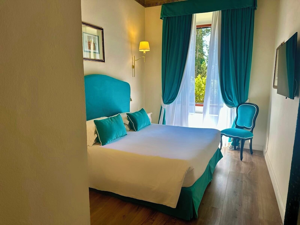 FH55 Hotel Villa Fiesole — Hotel rooms in Fiesole, Tuscany