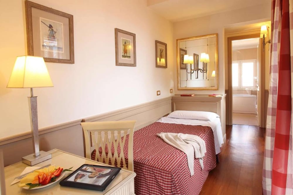 Hotel Villa Glori — Hotel rooms in Rome, Lazio