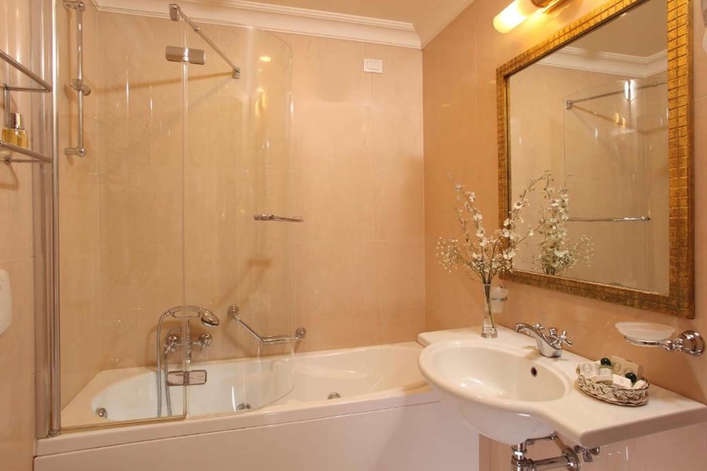 Hotel Villa Glori — Hotel rooms in Rome, Lazio