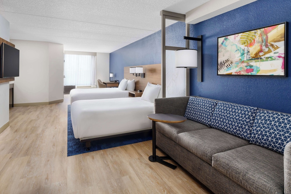 Hyatt Place across from Universal Orlando Resort — Hotel rooms in Orlando, Florida