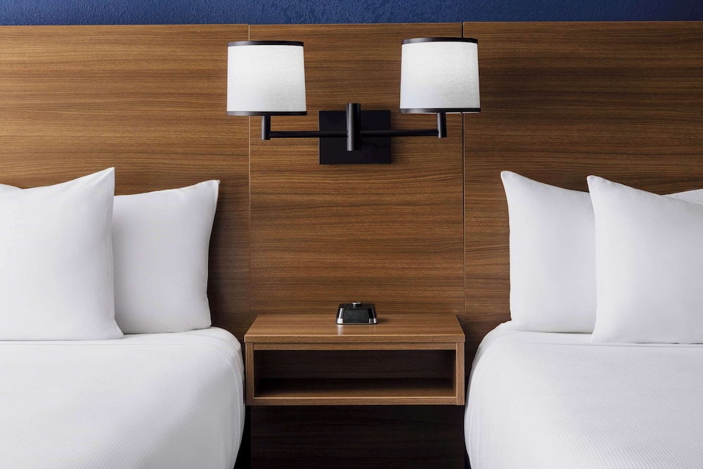 Hyatt Place across from Universal Orlando Resort — Hotel rooms in Orlando, Florida