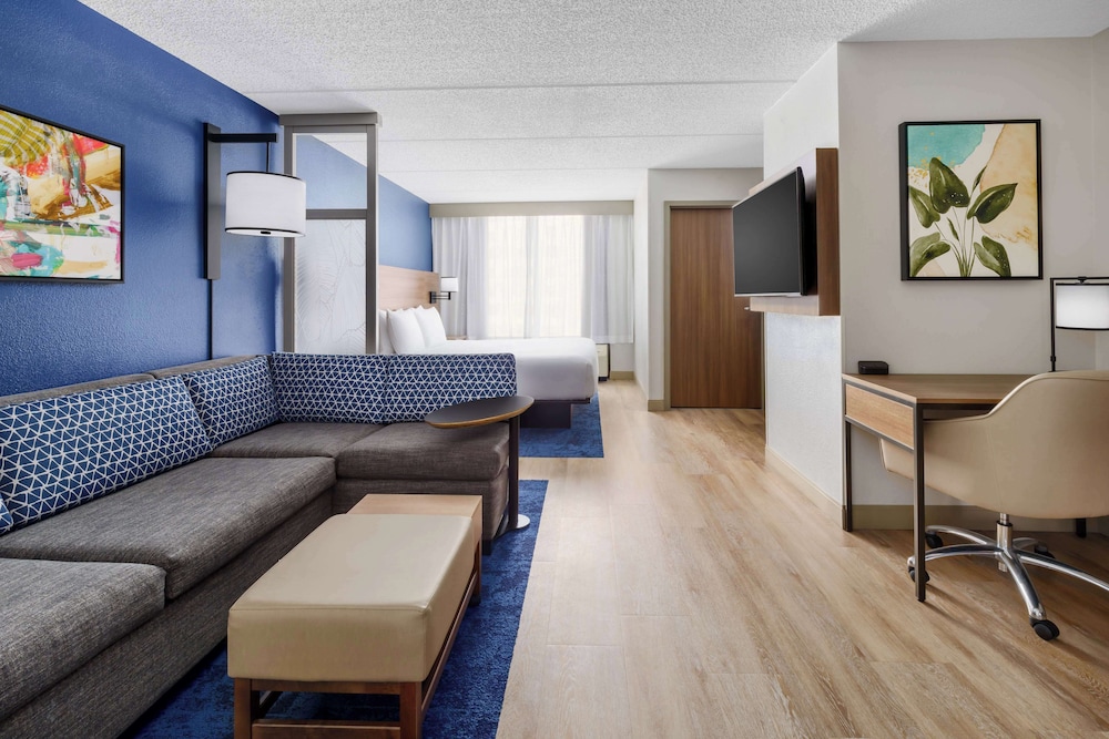 Hyatt Place across from Universal Orlando Resort — Hotel rooms in Orlando, Florida