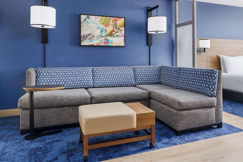 Hyatt Place across from Universal Orlando Resort — Hotel rooms in Orlando, Florida