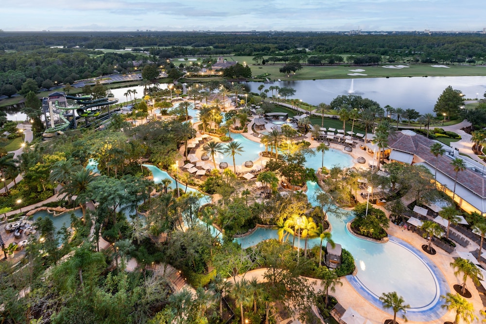 JW Marriott Orlando Grande Lakes — Swimming pool in Orlando, Florida