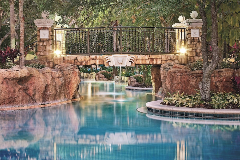 JW Marriott Orlando Grande Lakes — Swimming pool in Orlando, Florida