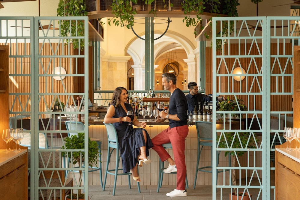 JW Marriott Orlando Grande Lakes — Restaurant & bars in Orlando, Florida