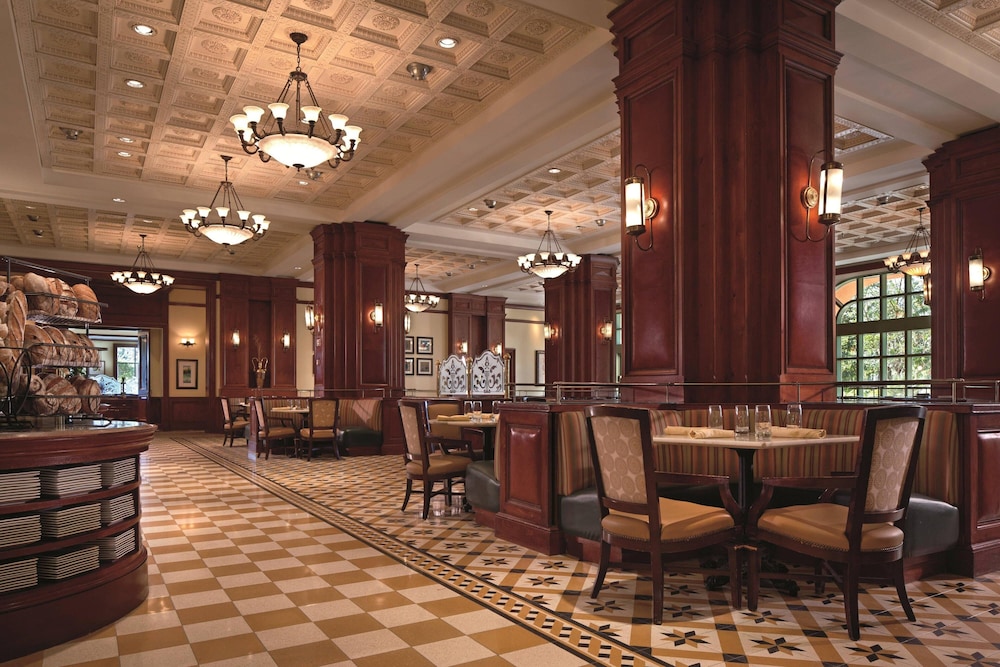JW Marriott Orlando Grande Lakes — Restaurant & bars in Orlando, Florida