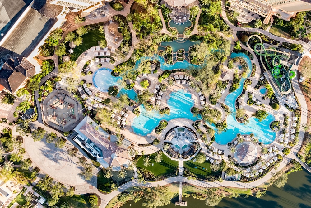 JW Marriott Orlando Grande Lakes — Swimming pool in Orlando, Florida