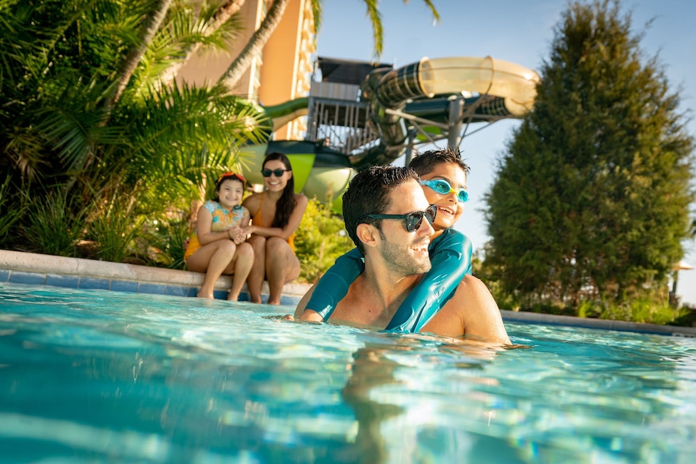JW Marriott Orlando Grande Lakes — Swimming pool in Orlando, Florida