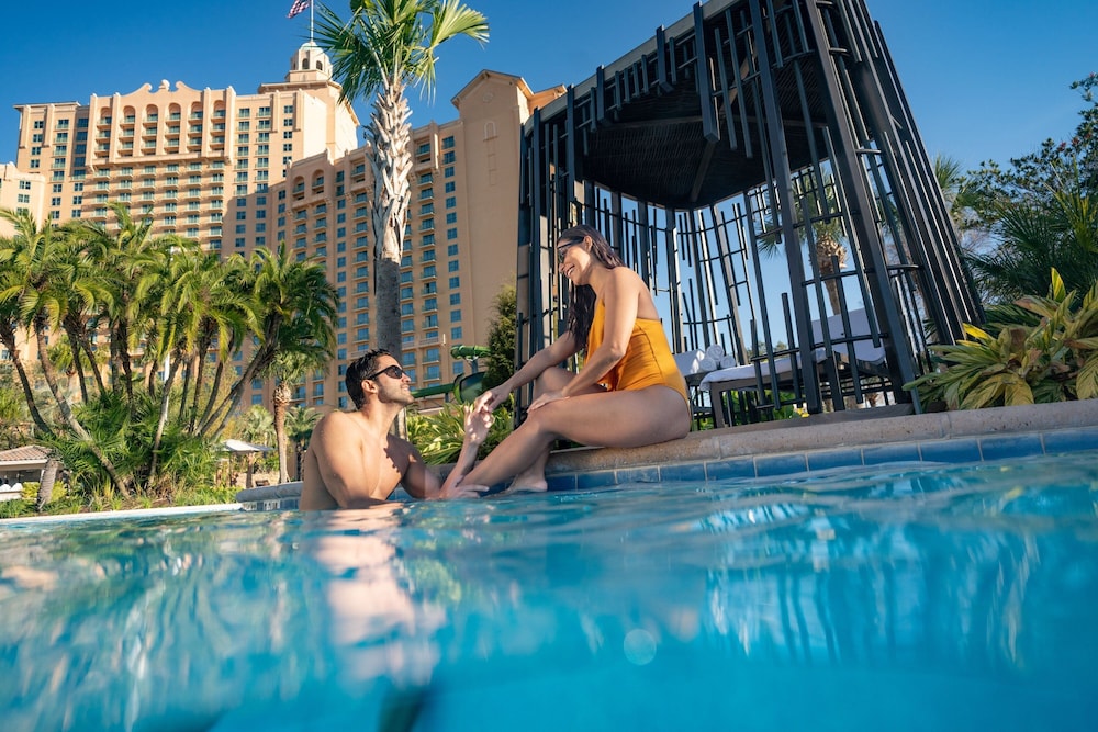 JW Marriott Orlando Grande Lakes — Swimming pool in Orlando, Florida