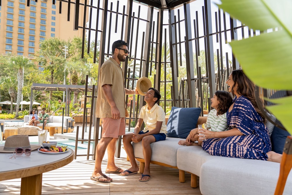 JW Marriott Orlando Grande Lakes — Restaurant & bars in Orlando, Florida