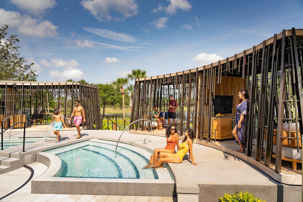 JW Marriott Orlando Grande Lakes — Swimming pool in Orlando, Florida