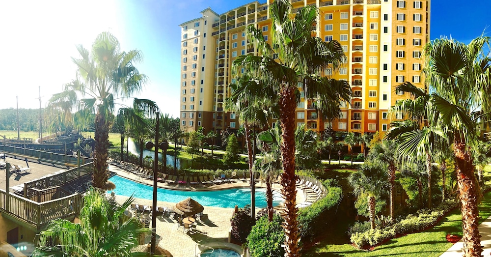 Lake Buena Vista Resort Village & Spa — Swimming pool in Orlando, Florida