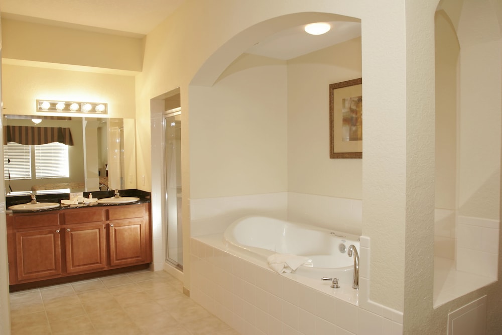 Lake Buena Vista Resort Village & Spa — Hotel rooms in Orlando, Florida