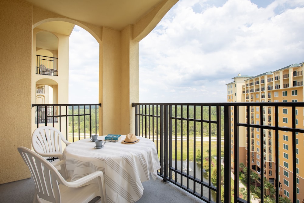 Lake Buena Vista Resort Village & Spa — Hotel rooms in Orlando, Florida