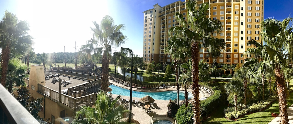Lake Buena Vista Resort Village & Spa — Swimming pool in Orlando, Florida