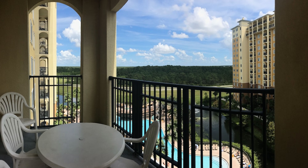 Lake Buena Vista Resort Village & Spa — Hotel rooms in Orlando, Florida