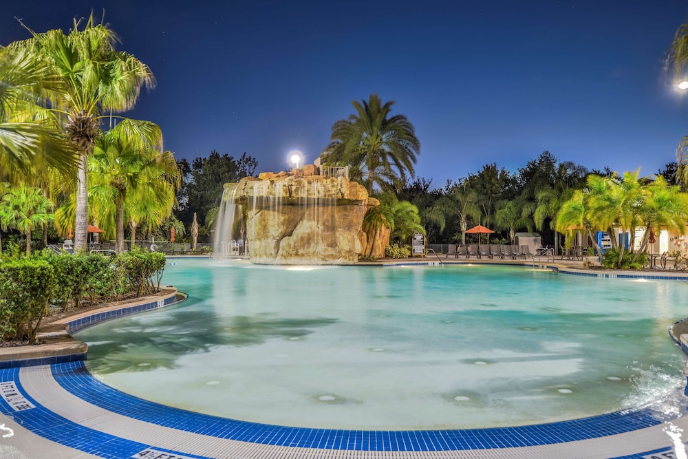 Hilton Vacation Club Mystic Dunes Orlando — Swimming pool in Kissimmee, Florida