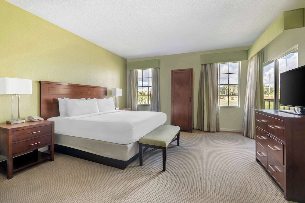 Hilton Vacation Club Mystic Dunes Orlando — Hotel rooms in Kissimmee, Florida