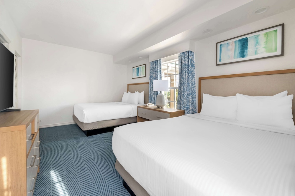 Hilton Vacation Club Mystic Dunes Orlando — Hotel rooms in Kissimmee, Florida