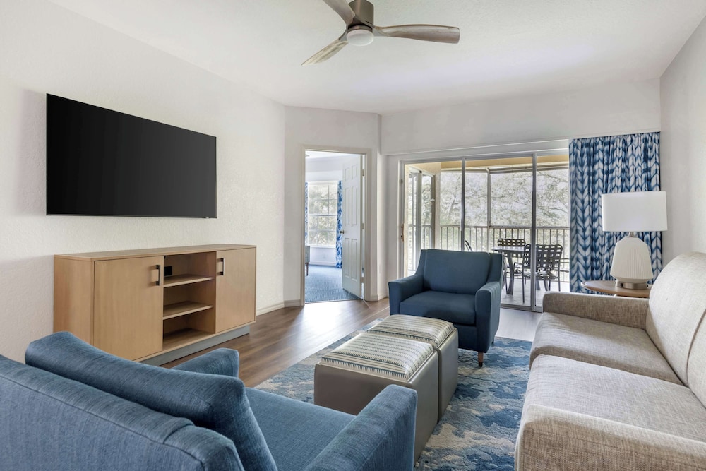 Hilton Vacation Club Mystic Dunes Orlando — Hotel rooms in Kissimmee, Florida
