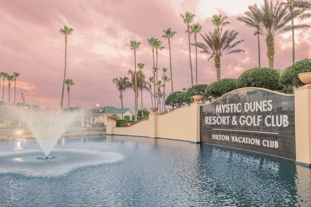 Hilton Vacation Club Mystic Dunes Orlando — Hotel building in Kissimmee, Florida