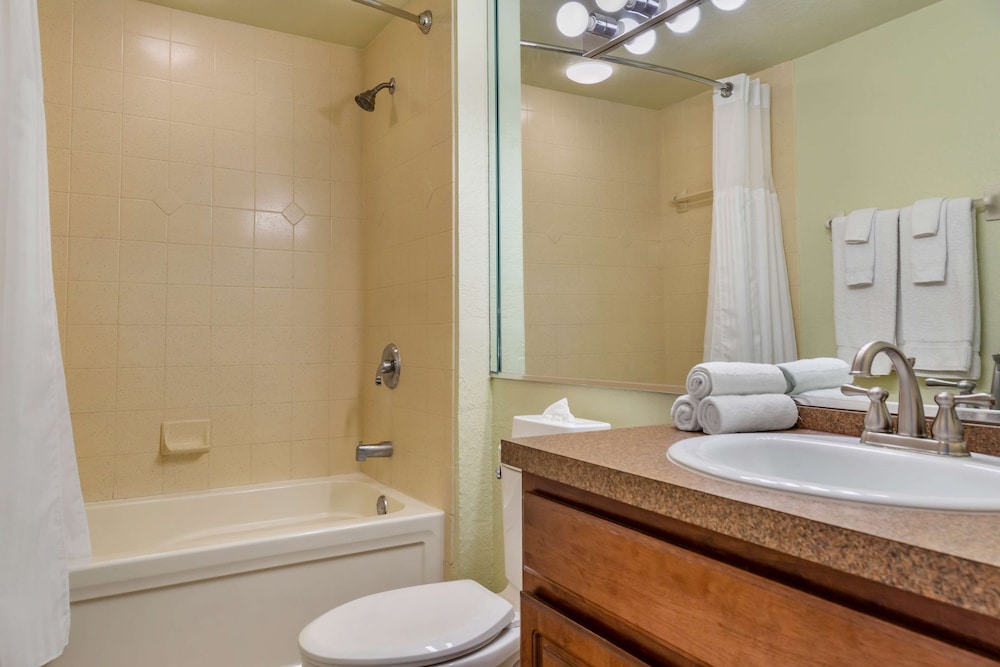 Hilton Vacation Club Mystic Dunes Orlando — Hotel rooms in Kissimmee, Florida