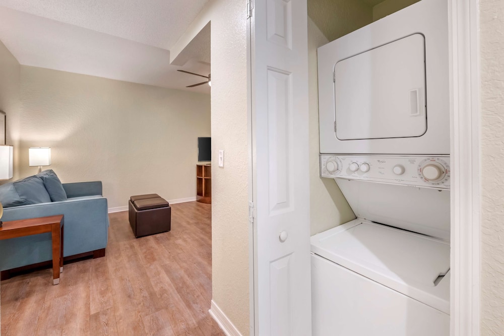 Hilton Vacation Club Mystic Dunes Orlando — Hotel rooms in Kissimmee, Florida