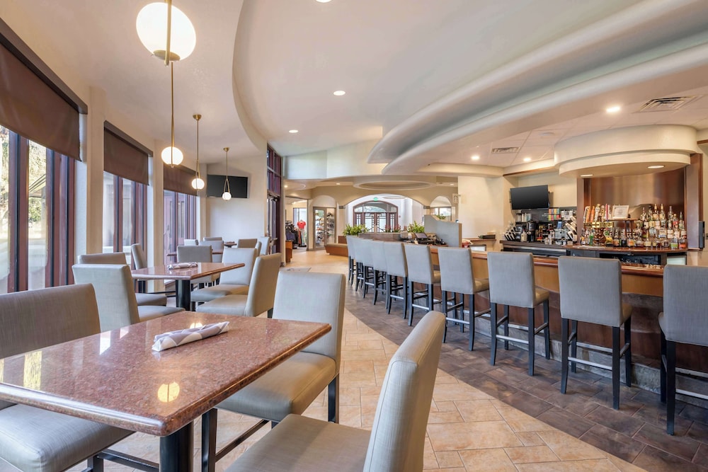 Hilton Vacation Club Mystic Dunes Orlando — Restaurant & bars in Kissimmee, Florida