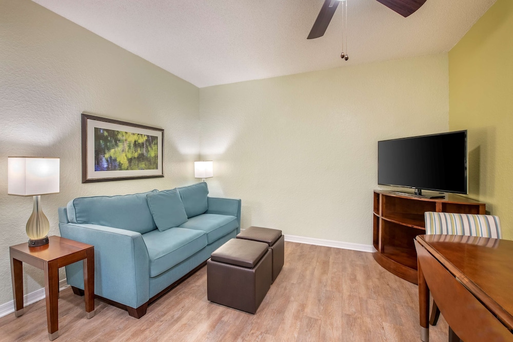 Hilton Vacation Club Mystic Dunes Orlando — Hotel rooms in Kissimmee, Florida