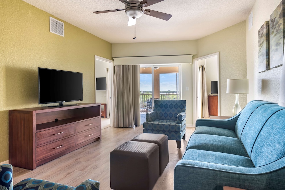 Hilton Vacation Club Mystic Dunes Orlando — Hotel rooms in Kissimmee, Florida
