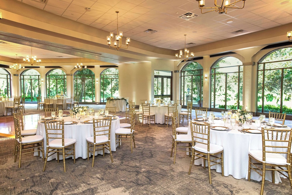 Hilton Vacation Club Mystic Dunes Orlando — Restaurant & bars in Kissimmee, Florida