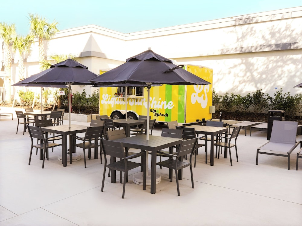Holiday Inn Resort Orlando Suites - Waterpark by IHG — Restaurant & bars in Orlando, Florida