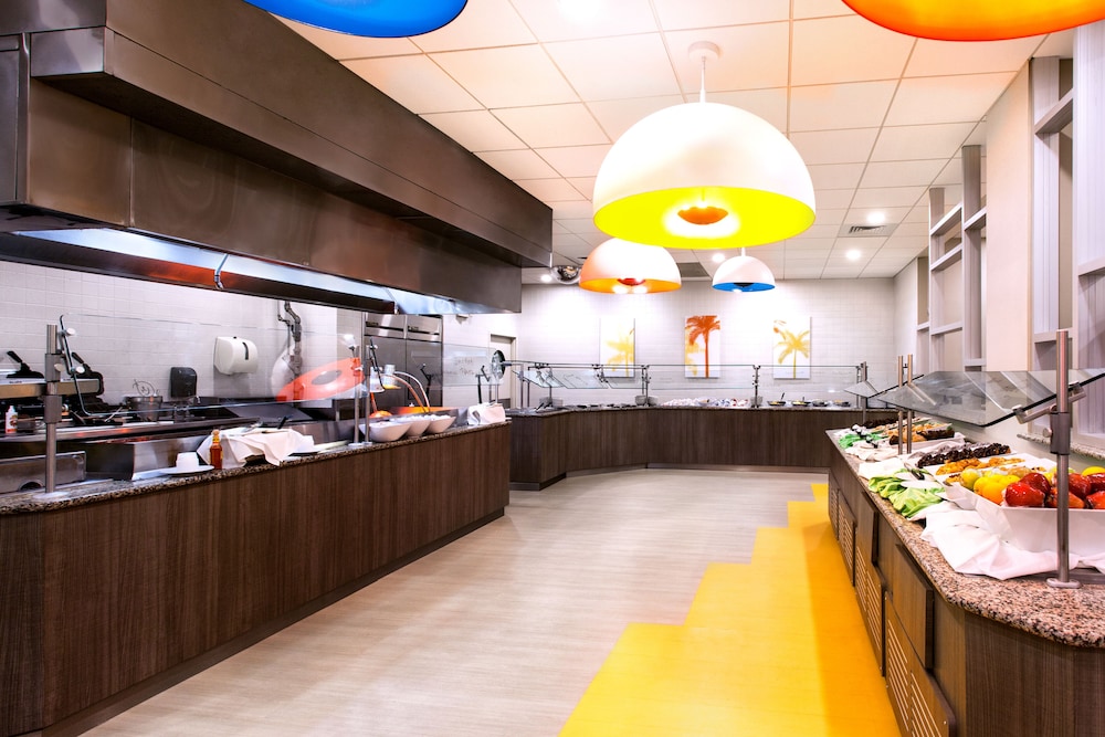 Holiday Inn Resort Orlando Suites - Waterpark by IHG — Restaurant & bars in Orlando, Florida