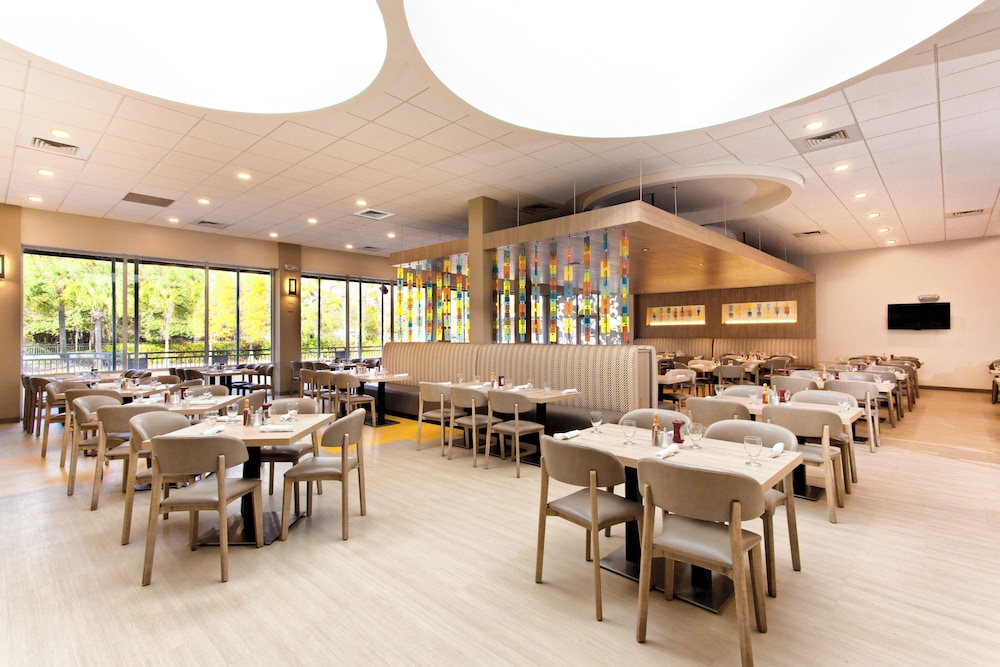 Holiday Inn Resort Orlando Suites - Waterpark by IHG — Restaurant & bars in Orlando, Florida