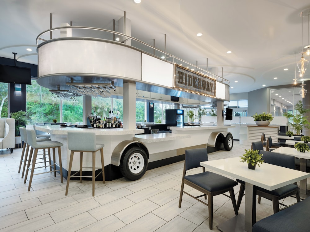 Holiday Inn Resort Orlando Suites - Waterpark by IHG — Restaurant & bars in Orlando, Florida