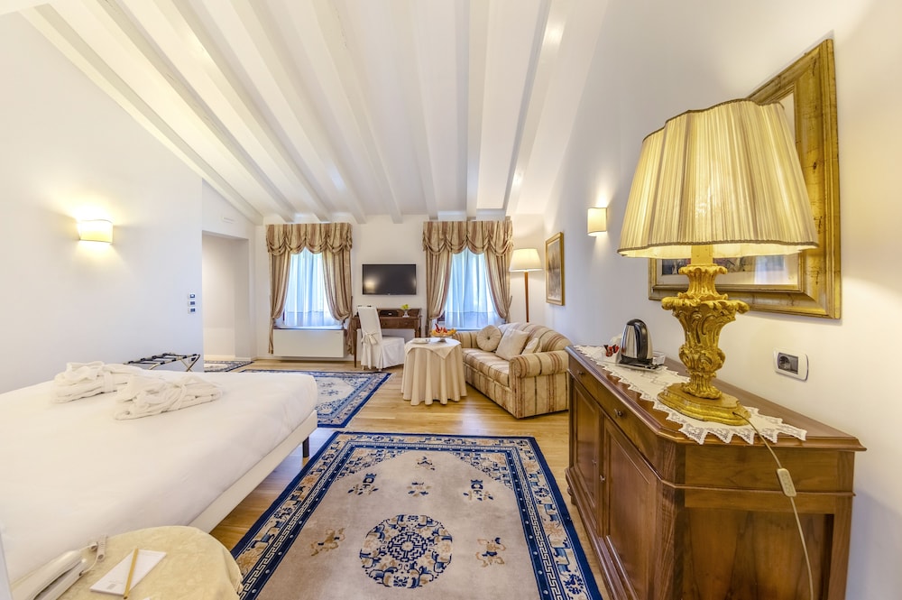 Borgo ca' dei Sospiri — Hotel rooms in Quarto d'Altino, Veneto