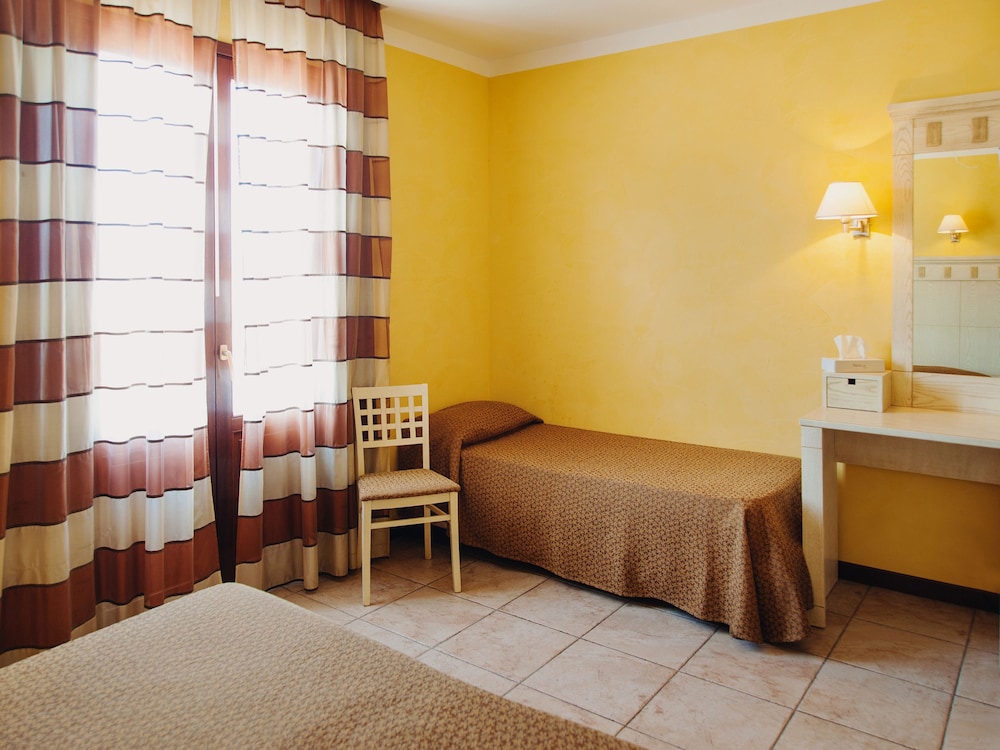 Villa Zina Park Hotel — Hotel rooms in Custonaci, Sicily