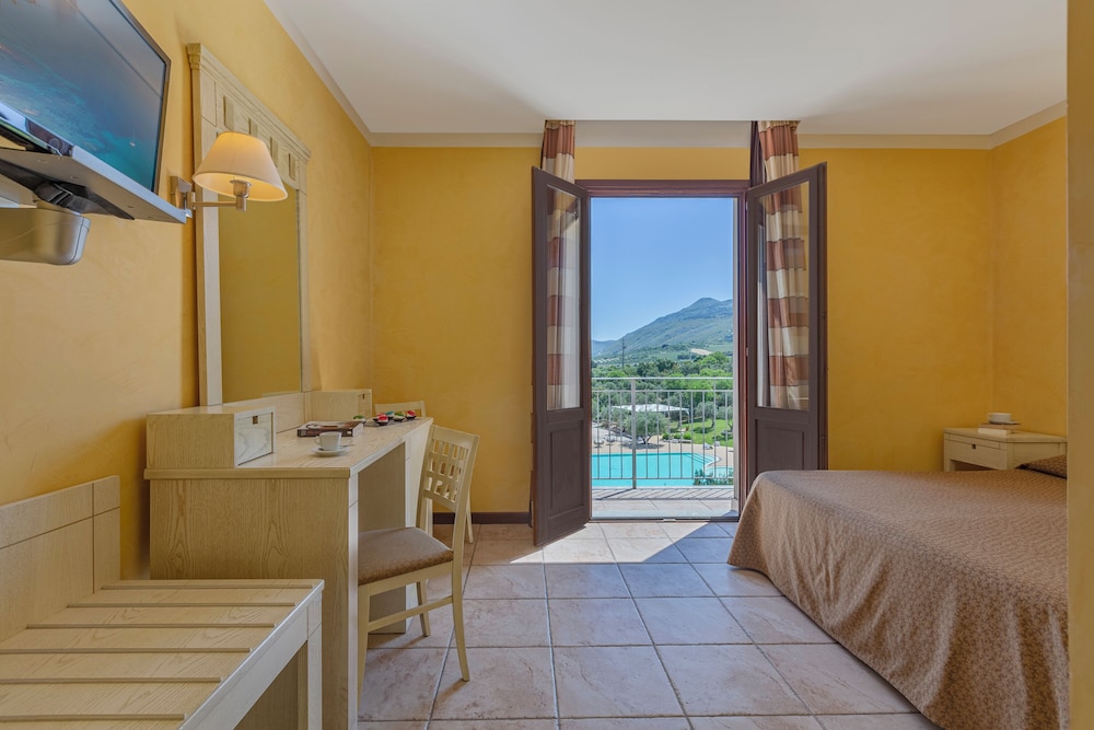 Villa Zina Park Hotel — Hotel rooms in Custonaci, Sicily