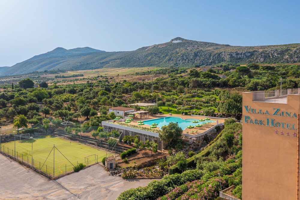 Villa Zina Park Hotel — Swimming pool in Custonaci, Sicily