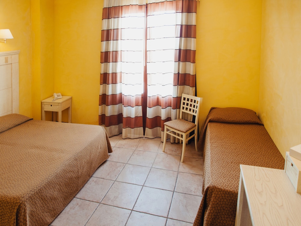Villa Zina Park Hotel — Hotel rooms in Custonaci, Sicily