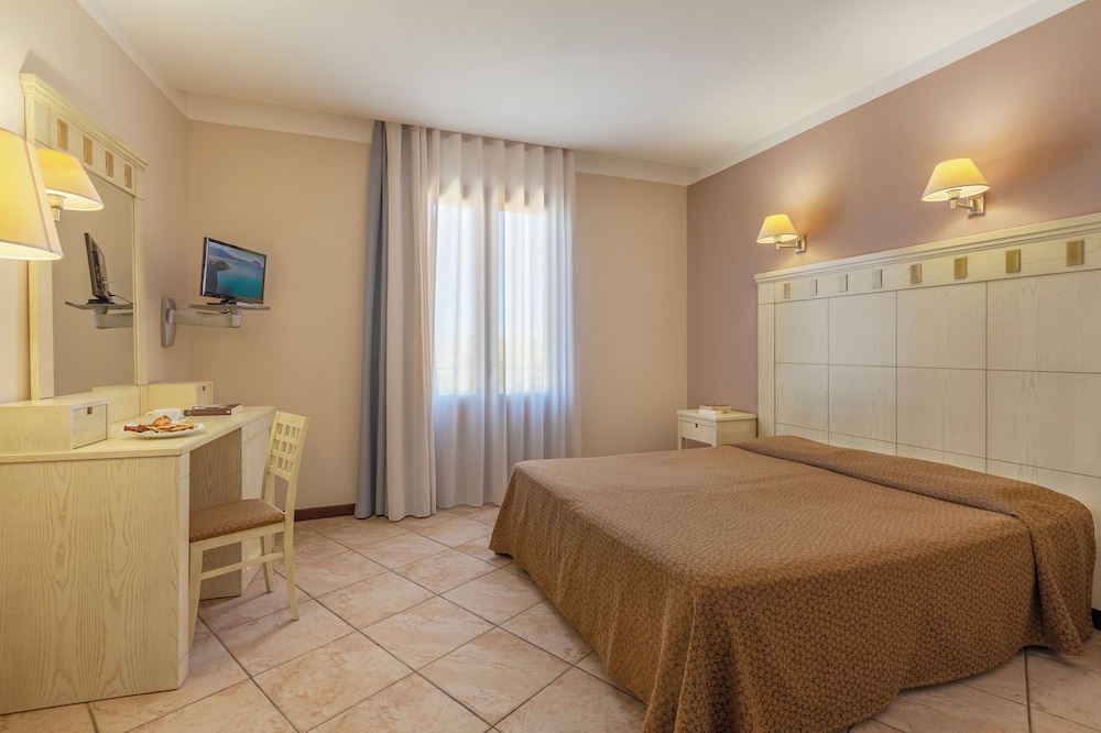 Villa Zina Park Hotel — Hotel rooms in Custonaci, Sicily
