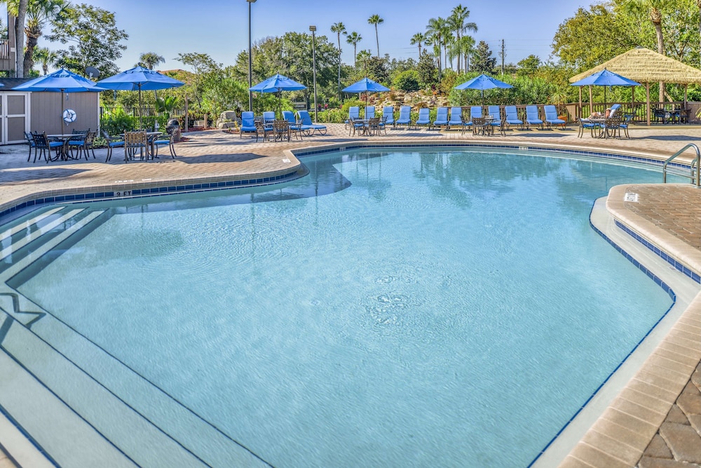 Hilton Vacation Club Polynesian Isles Kissimmee — Main photo in Kissimmee, Florida