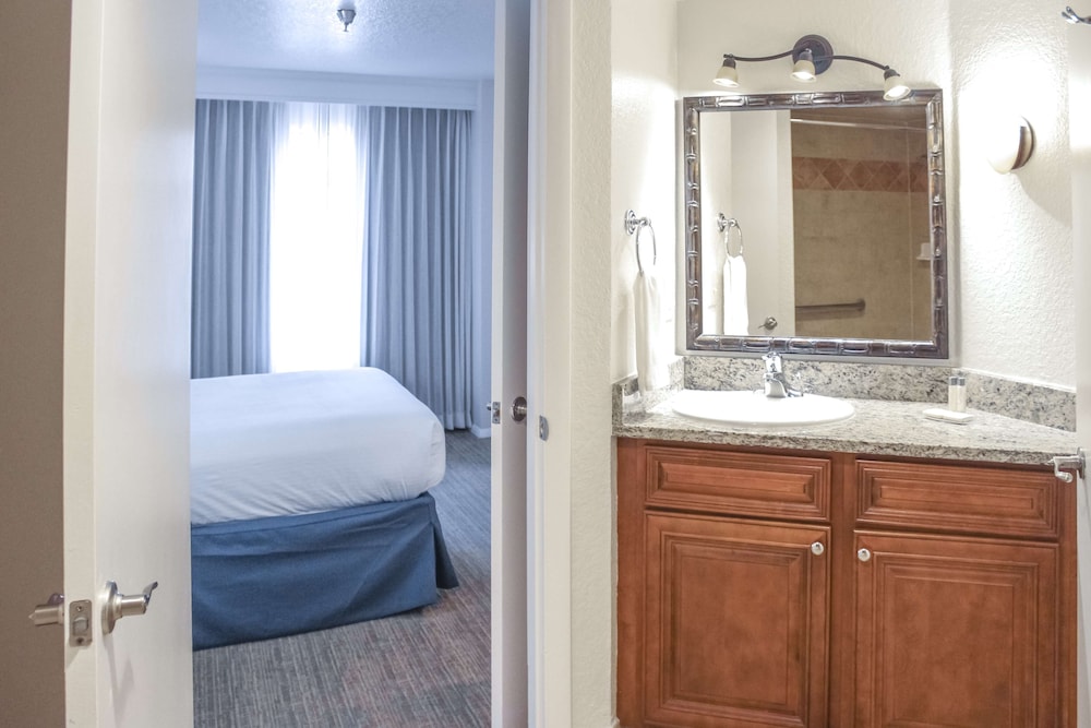 Hilton Vacation Club Polynesian Isles Kissimmee — Hotel rooms in Kissimmee, Florida