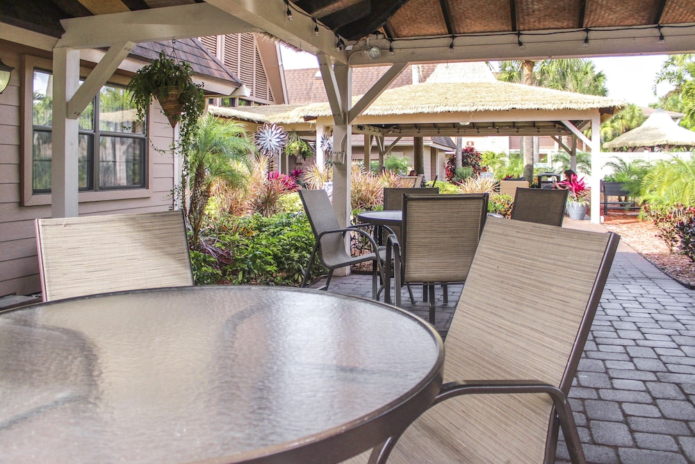 Hilton Vacation Club Polynesian Isles Kissimmee — Restaurant & bars in Kissimmee, Florida