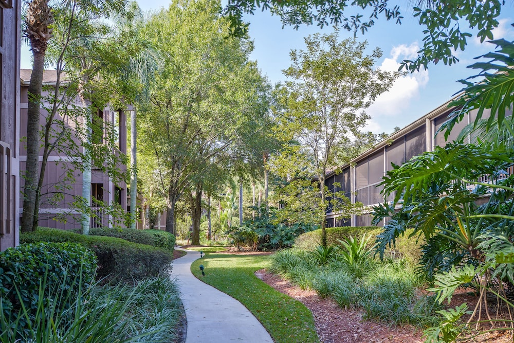 Hilton Vacation Club Polynesian Isles Kissimmee — Hotel building in Kissimmee, Florida