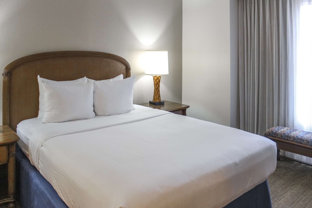 Hilton Vacation Club Polynesian Isles Kissimmee — Hotel rooms in Kissimmee, Florida
